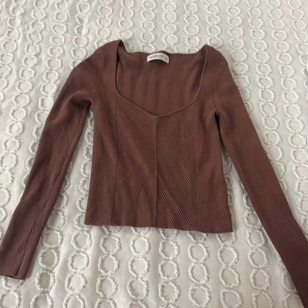 Abercrombie & Fitch sweater